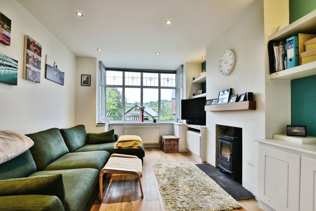 Property photo 3 of 10 Lounge