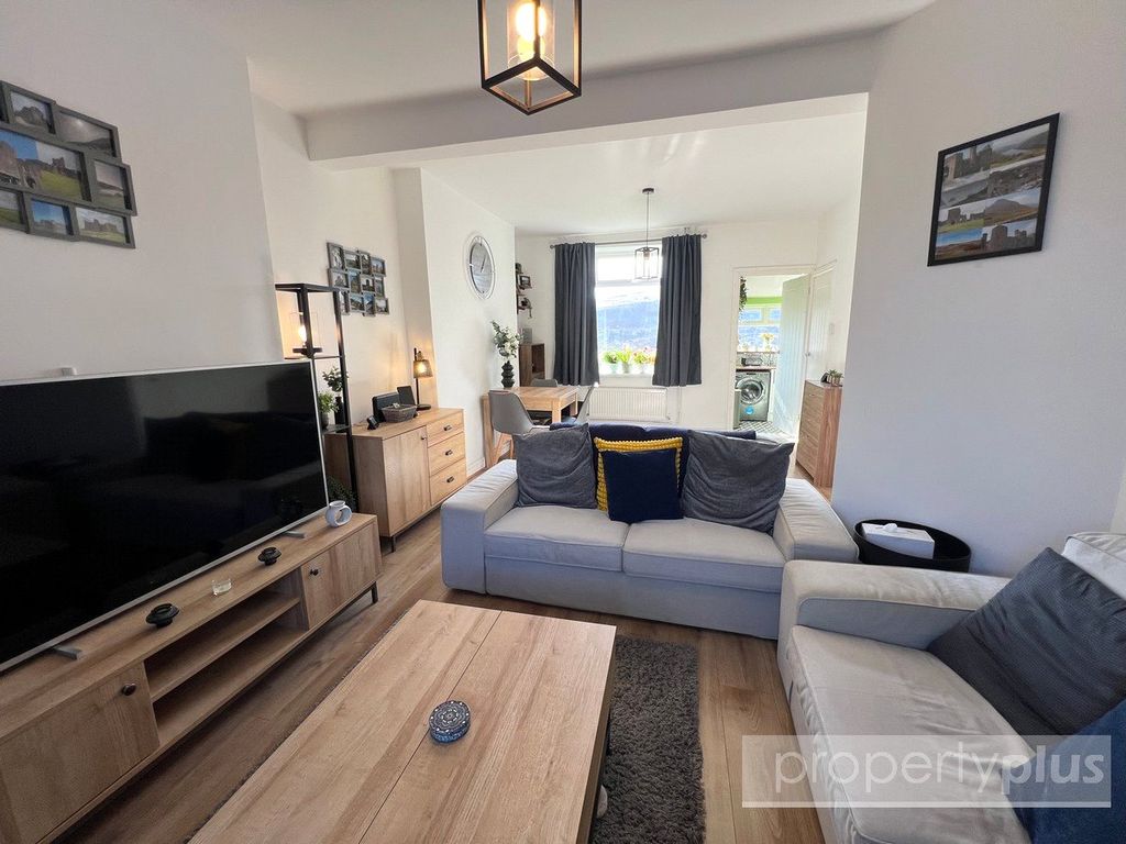 Property photo 2 of 12 Picture No. 09