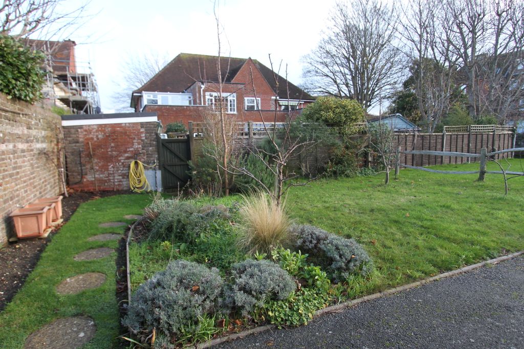 Property photo 3 of 17