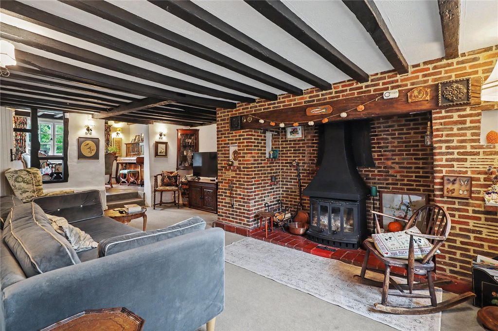 Property photo 2 of 18 Sitting Room