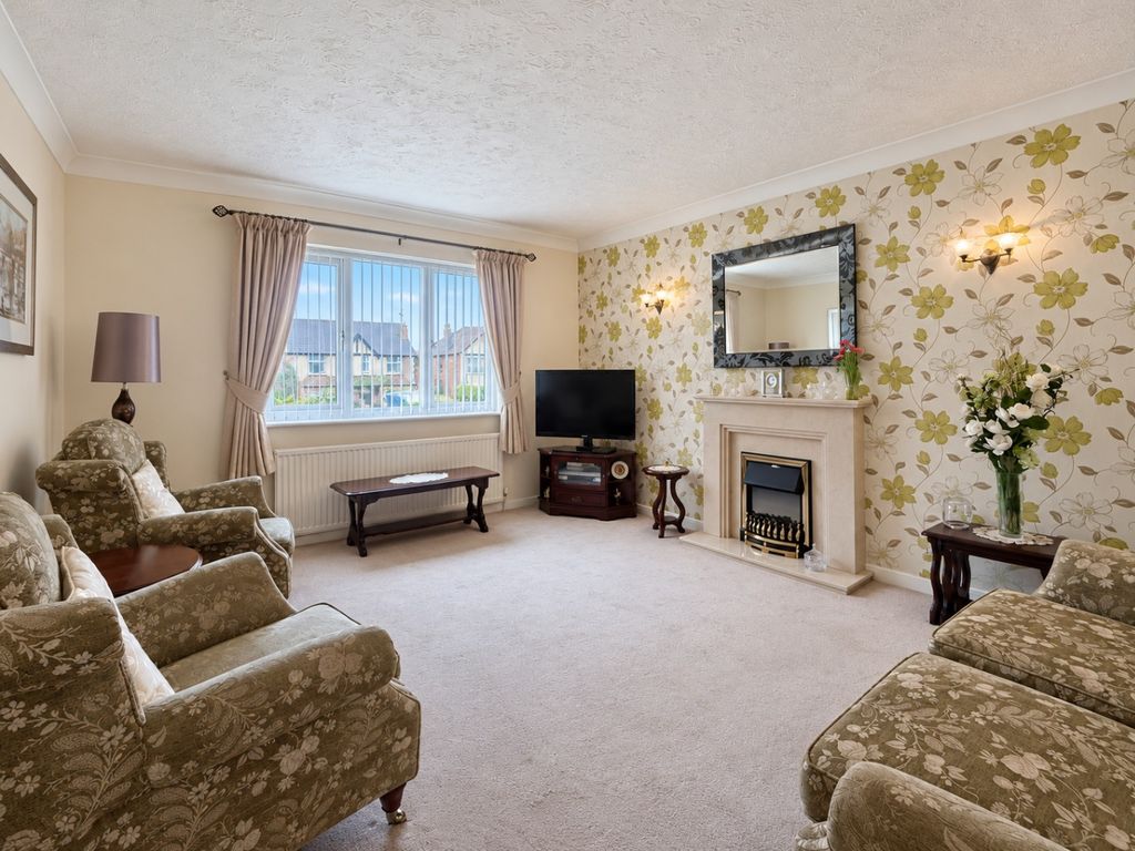 Property photo 2 of 13 6099302