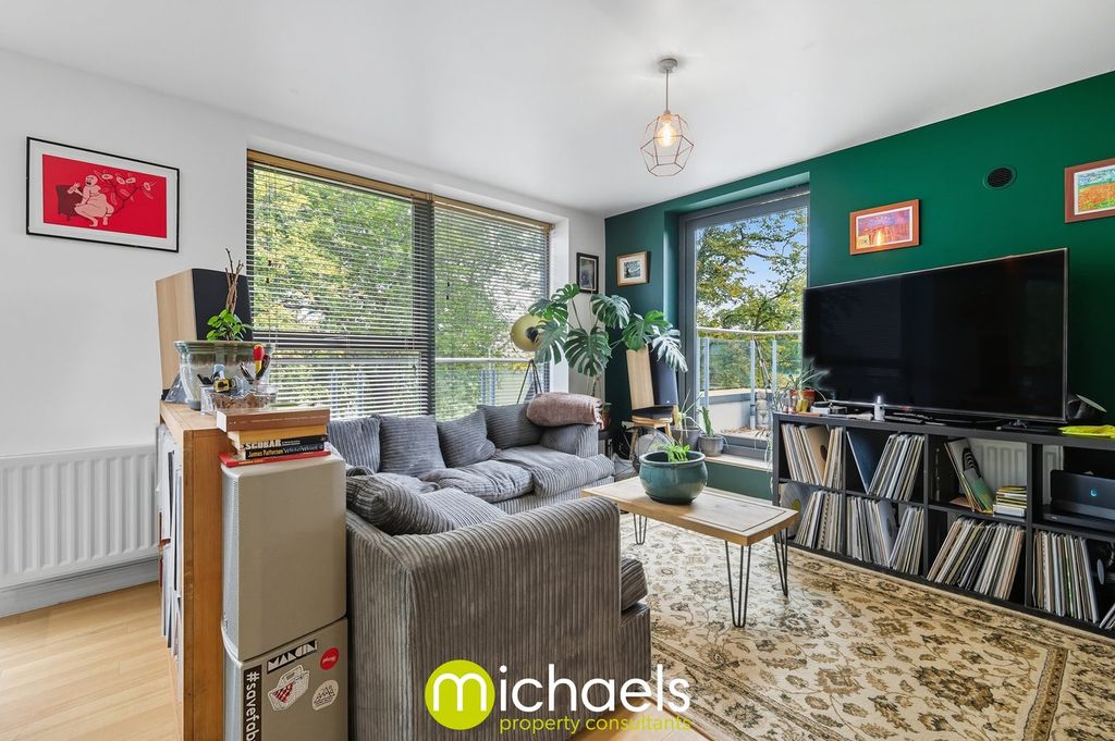 Property photo 3 of 17