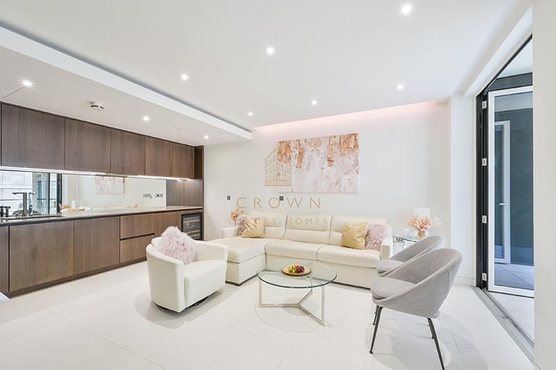 Property photo 1 of 33 Sugar Quay, 126- (15).Jpg