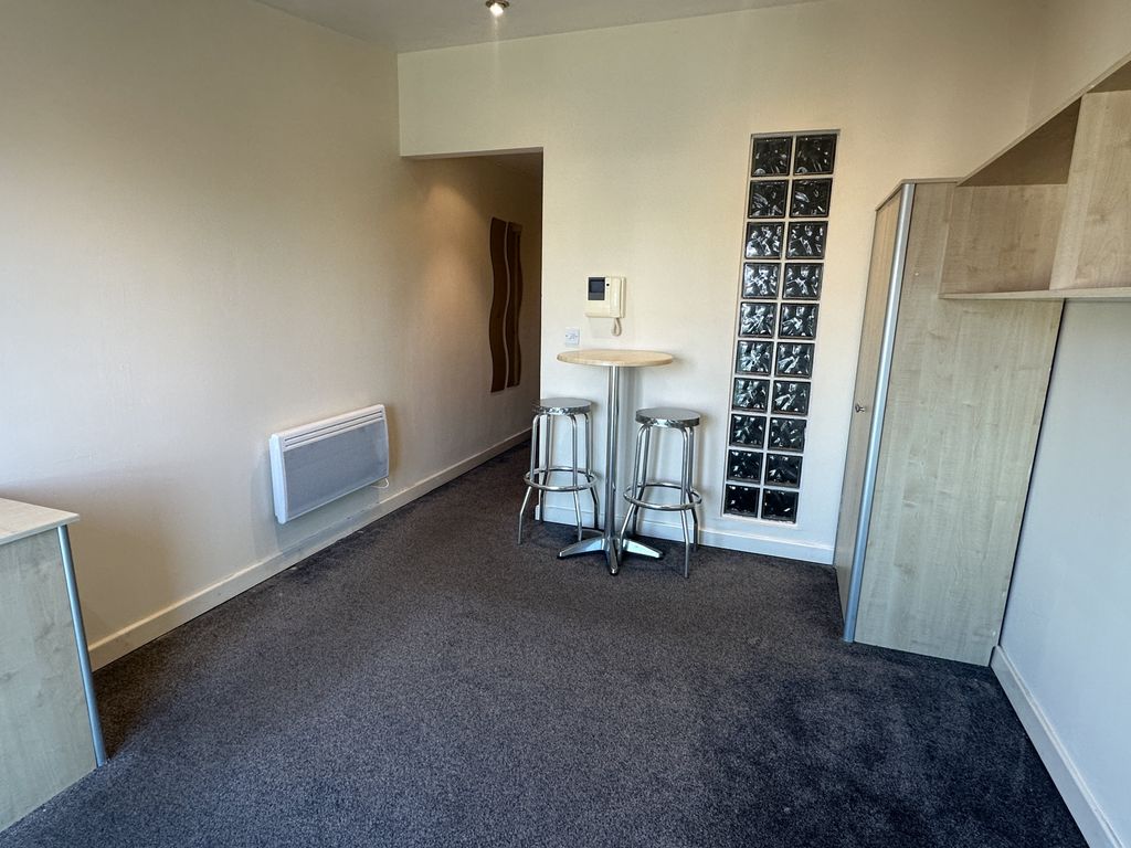 Property photo 2 of 4 Image00063