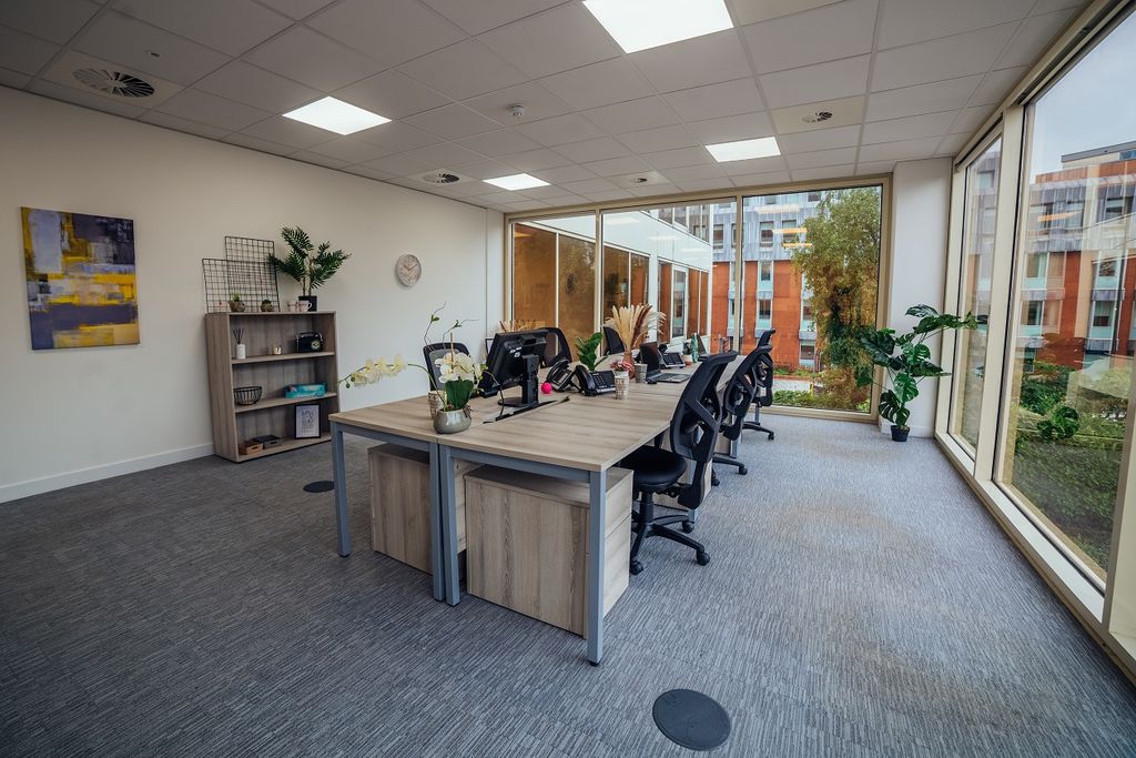 Property photo 1 of 10 Office