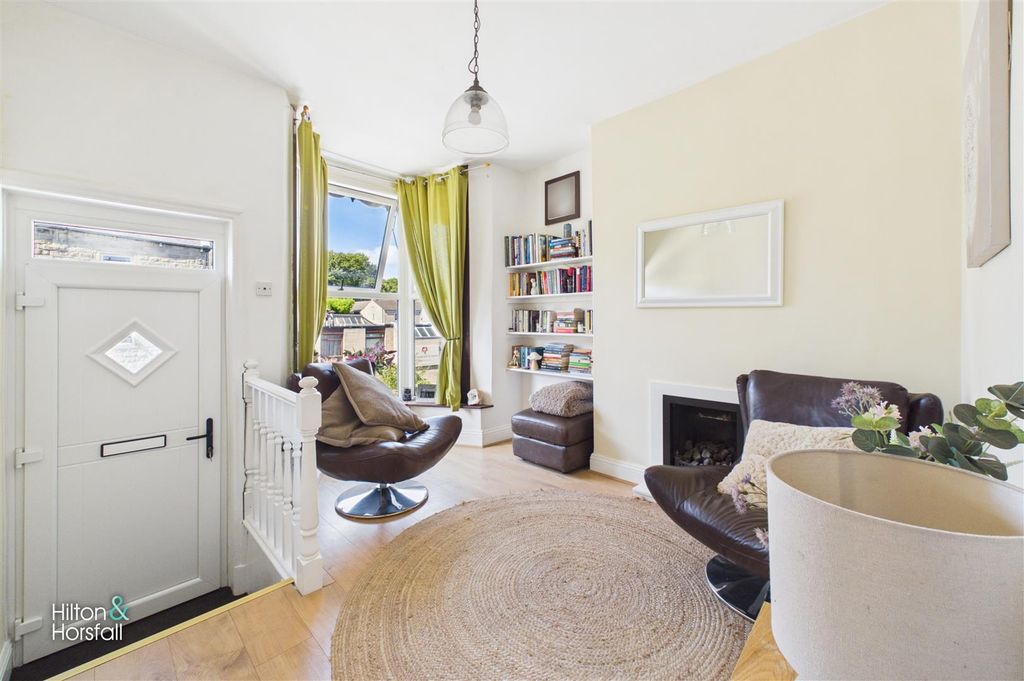 Property photo 2 of 14 Manchester Road