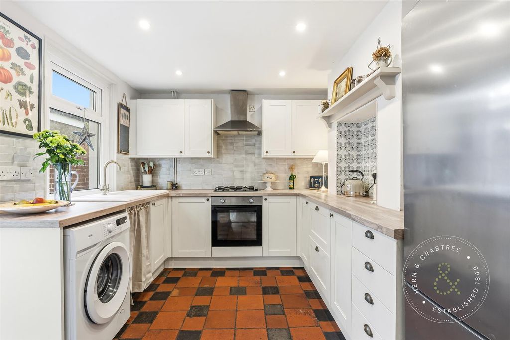 Property photo 2 of 38 Bruce St (25).Jpg