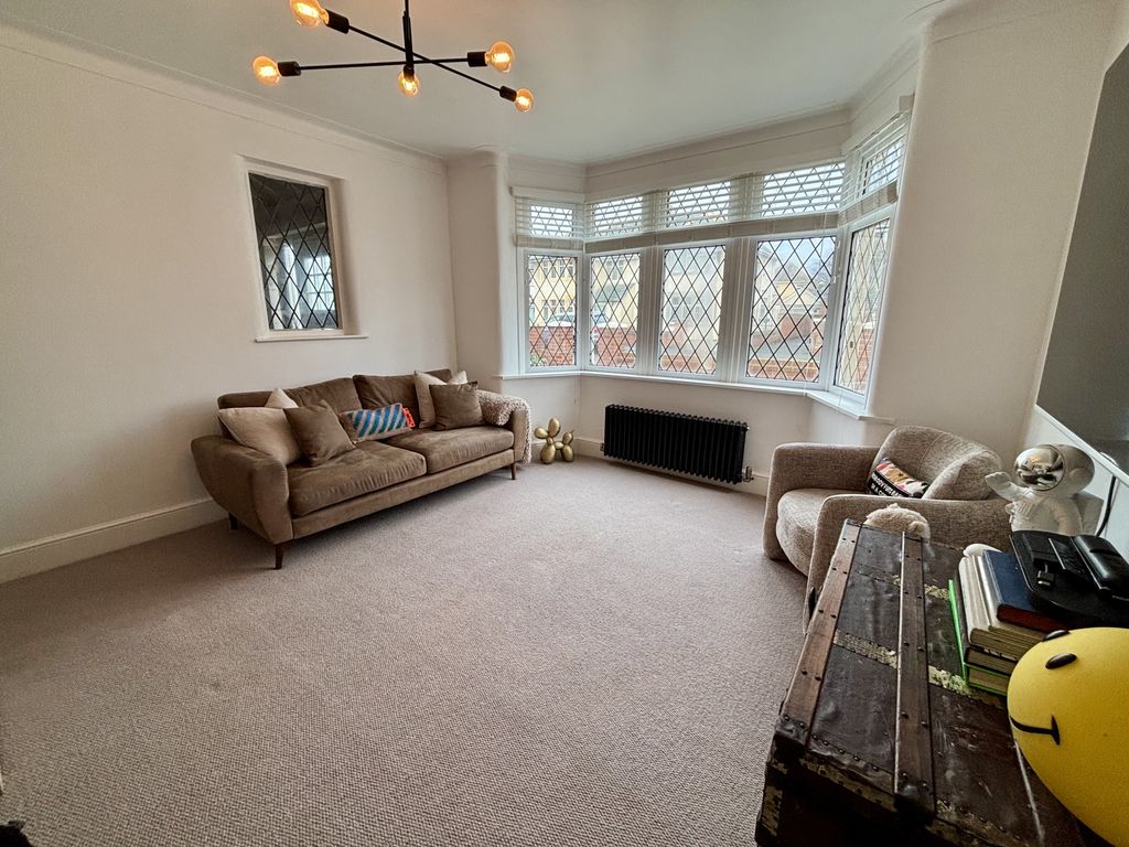 Property photo 3 of 25