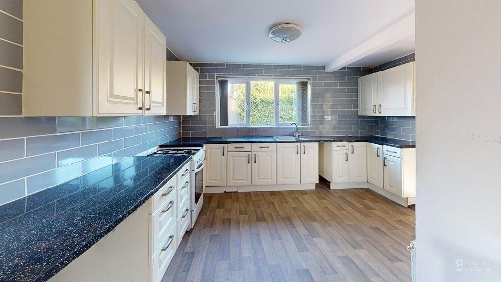 Property photo 2 of 17 Picture No. 02