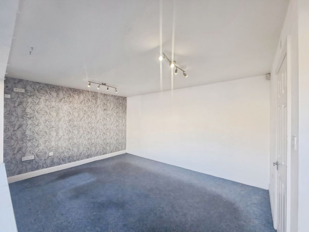 Property photo 3 of 25 Gallery