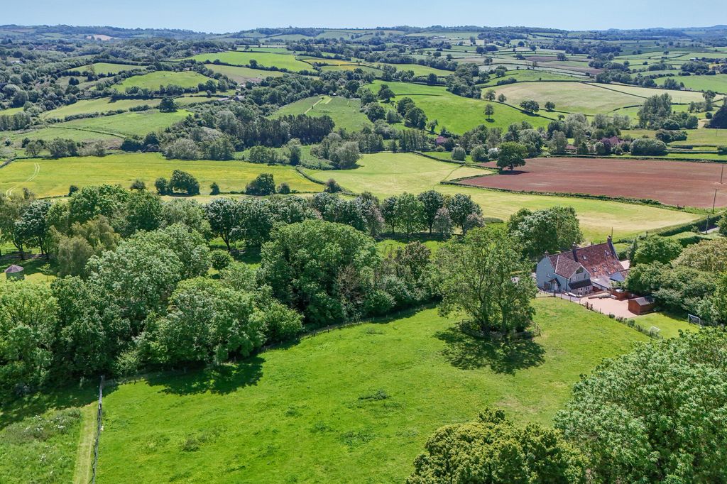Property photo 2 of 28 Paddock