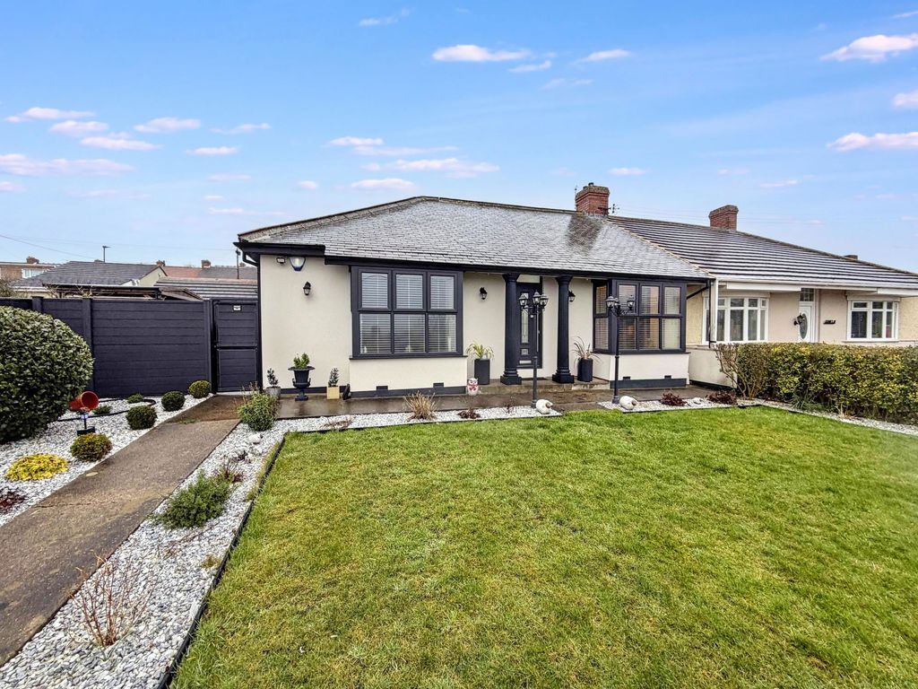 Property photo 1 of 32