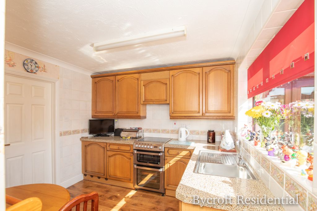 Property photo 2 of 14
