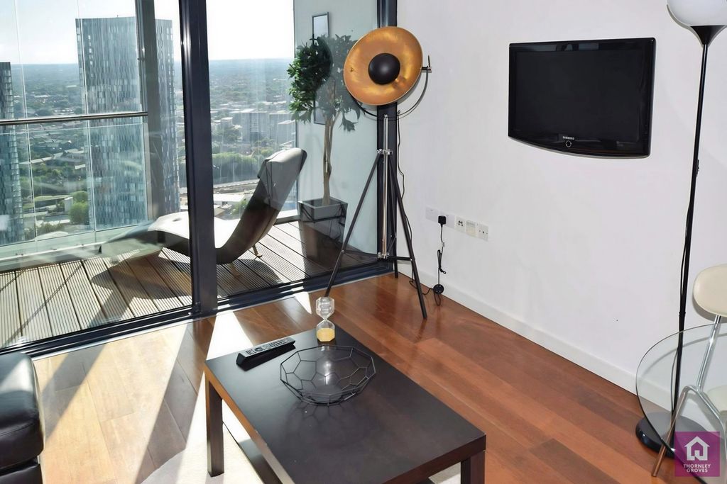 Property photo 2 of 12 Pbox-Img.Jpg