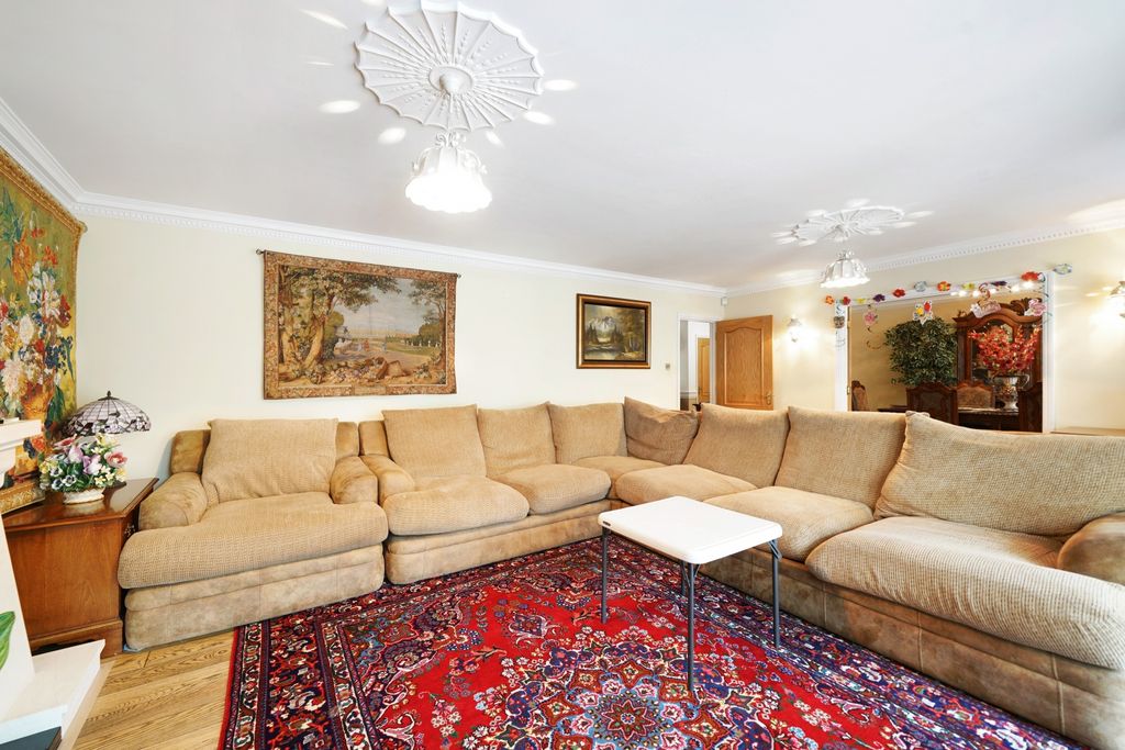 Property photo 3 of 16 835F80c8F4F5c71800c03F7149207365