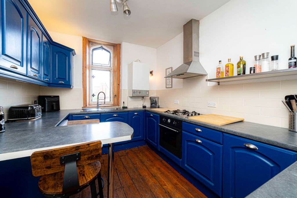 Property photo 3 of 11 Picture 3