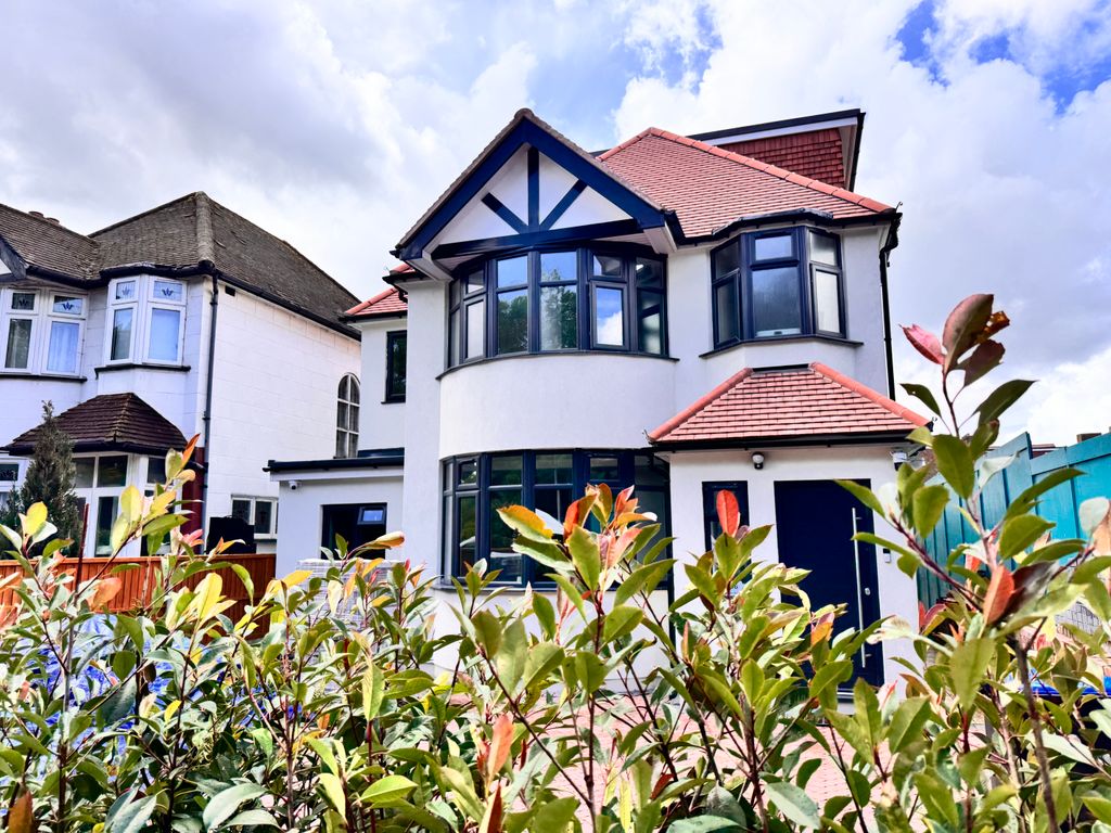Property photo 1 of 11