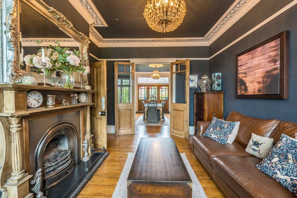 Property photo 2 of 10