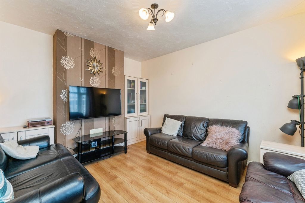 Property photo 2 of 20 Pbox-Img.Jpg