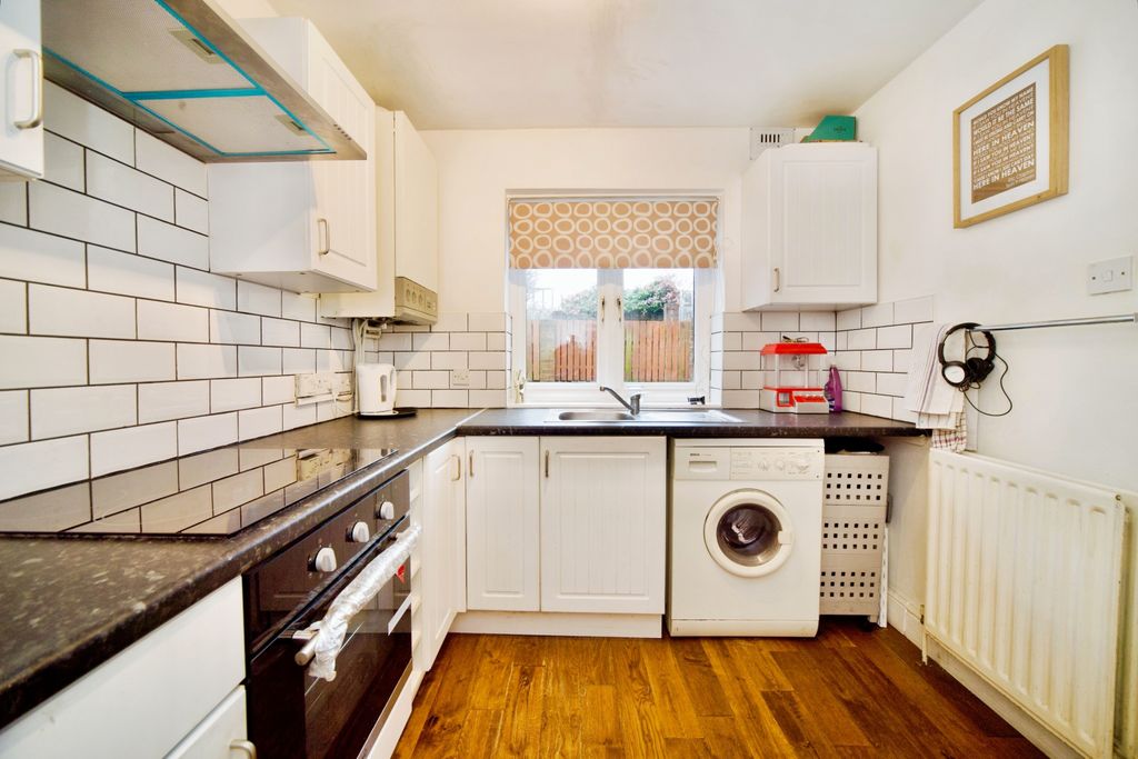 Property photo 3 of 17 Kitchenreception