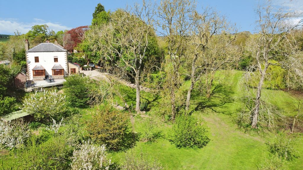 Property photo 1 of 22 Photo 23