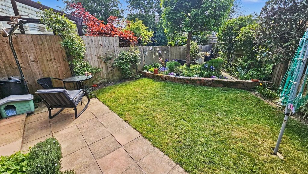 Property photo 3 of 9