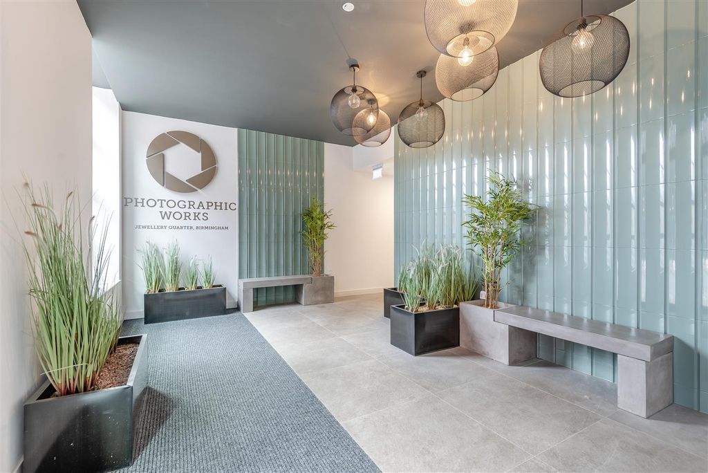 Property photo 2 of 15 8652869-Interior07.Jpg
