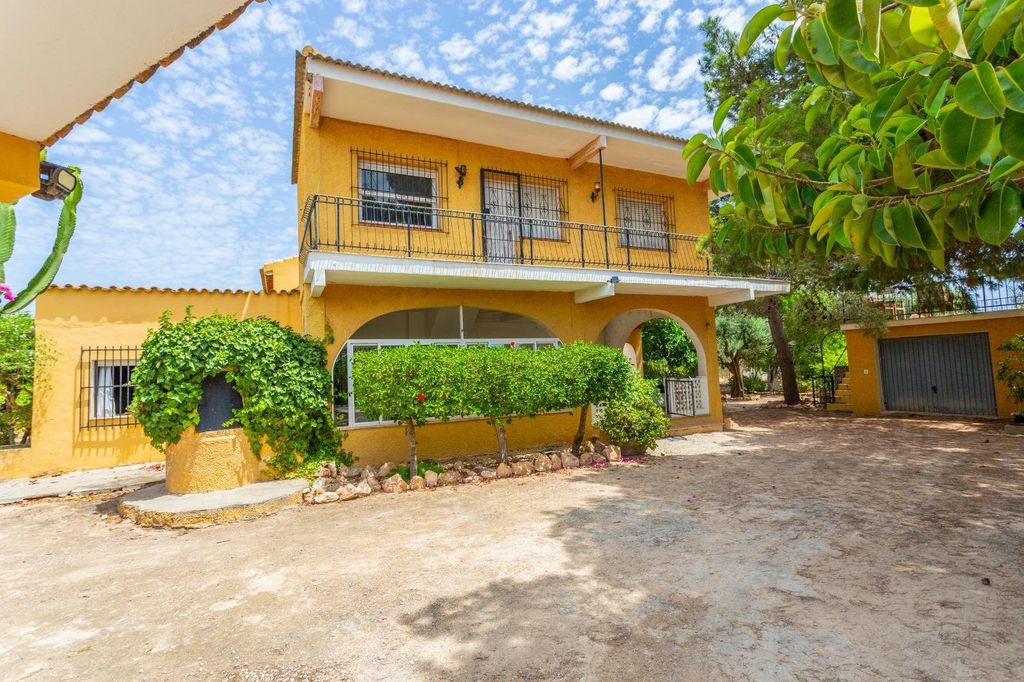 Property photo 1 of 41