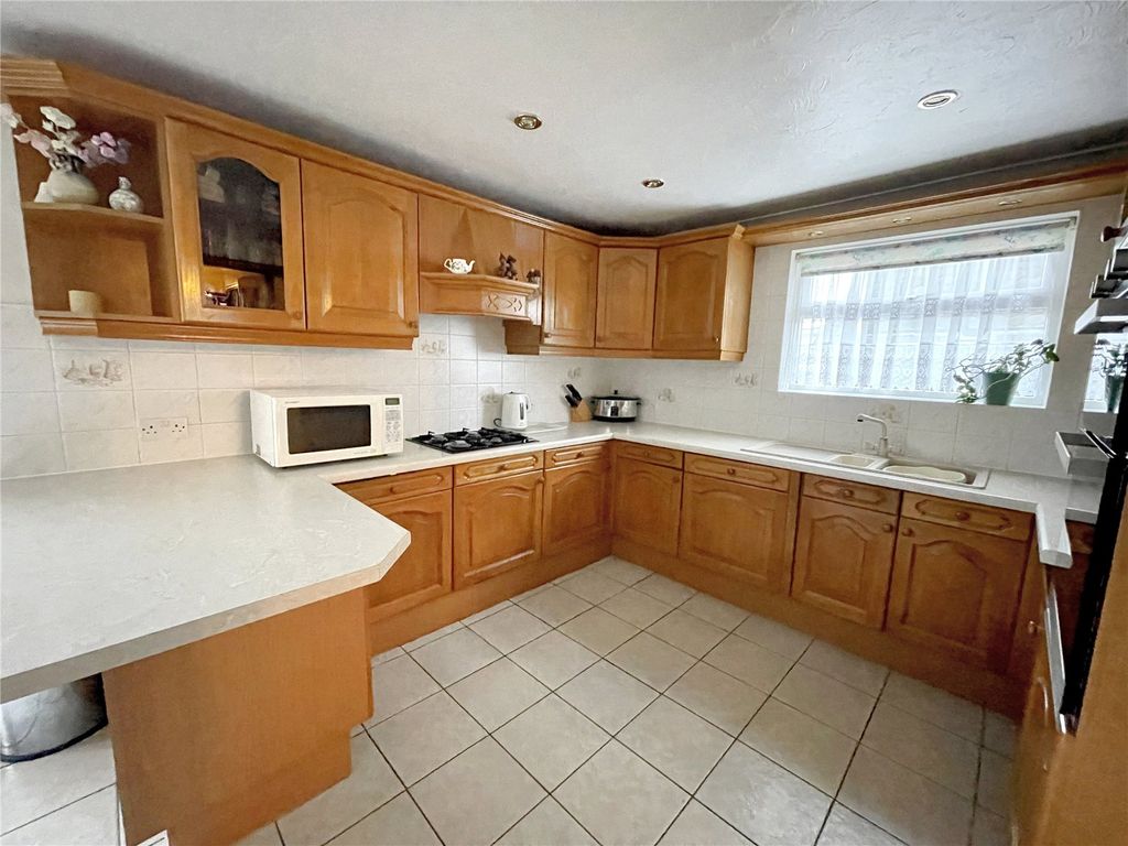 Property photo 3 of 25 Picture No. 27