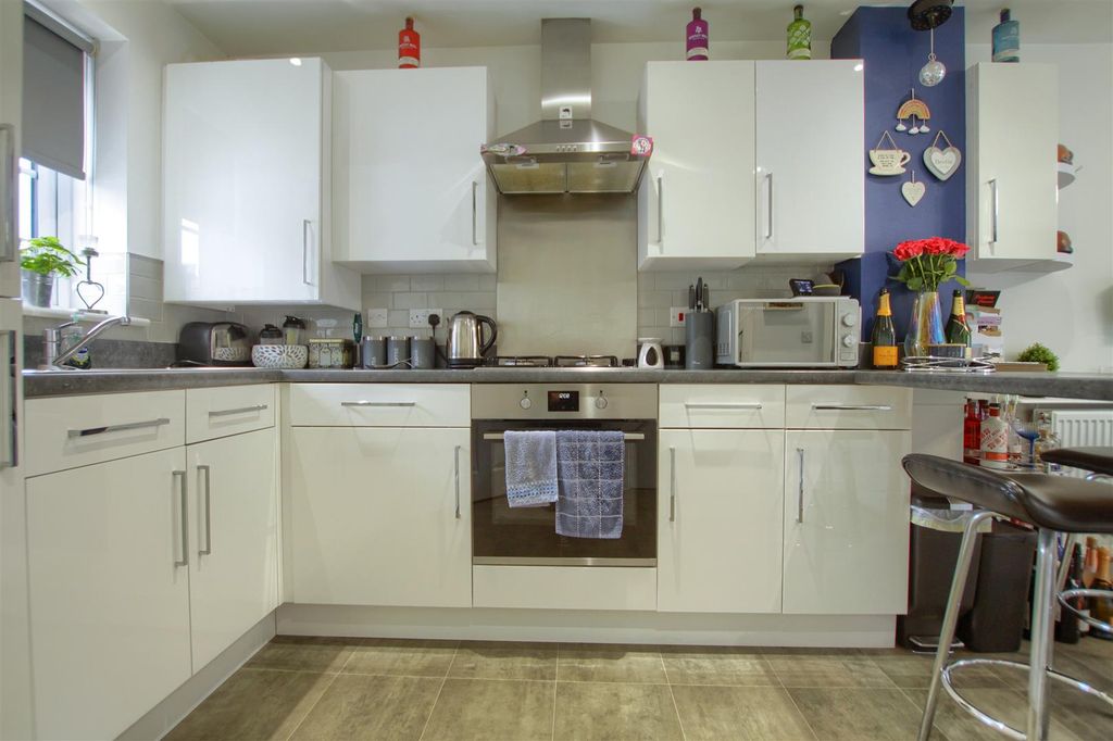 Property photo 3 of 12 Cn4.Jpg