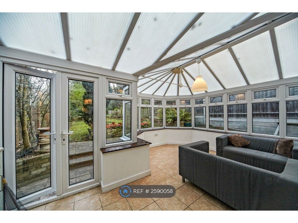 Property photo 2 of 32