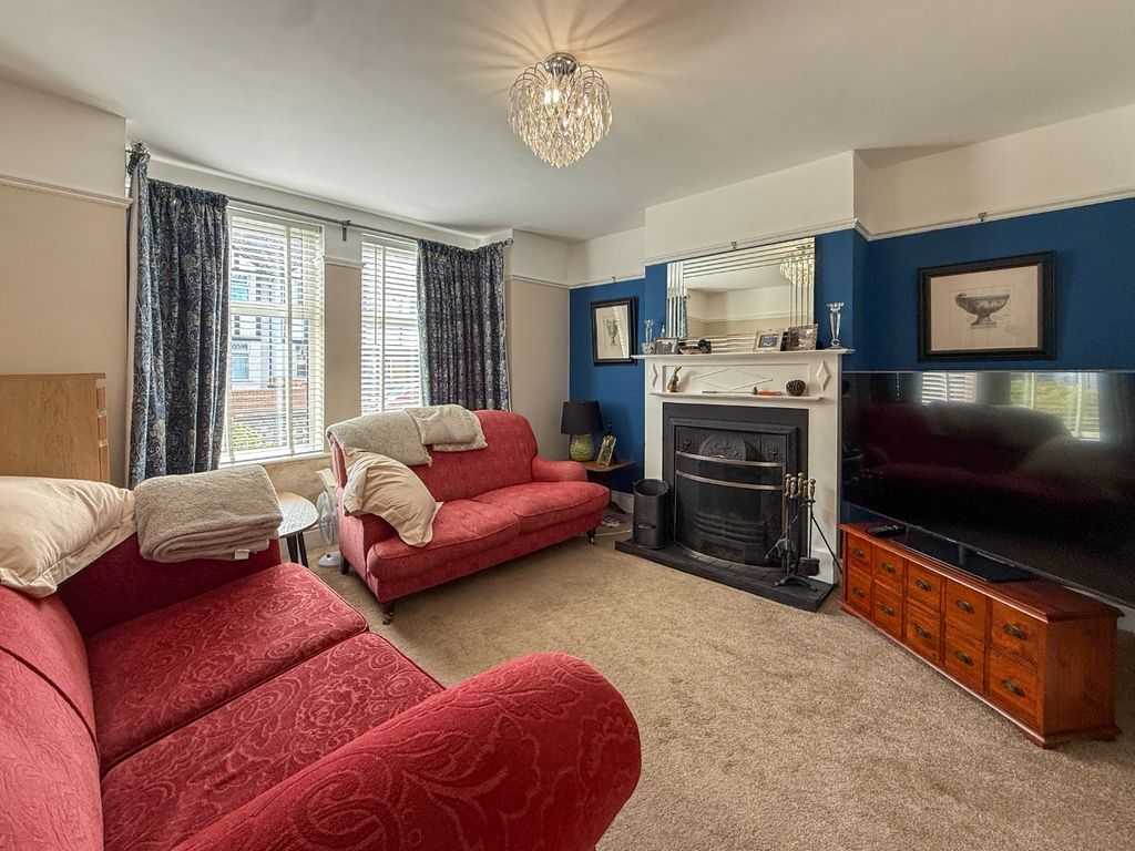 Property photo 2 of 18 4463542