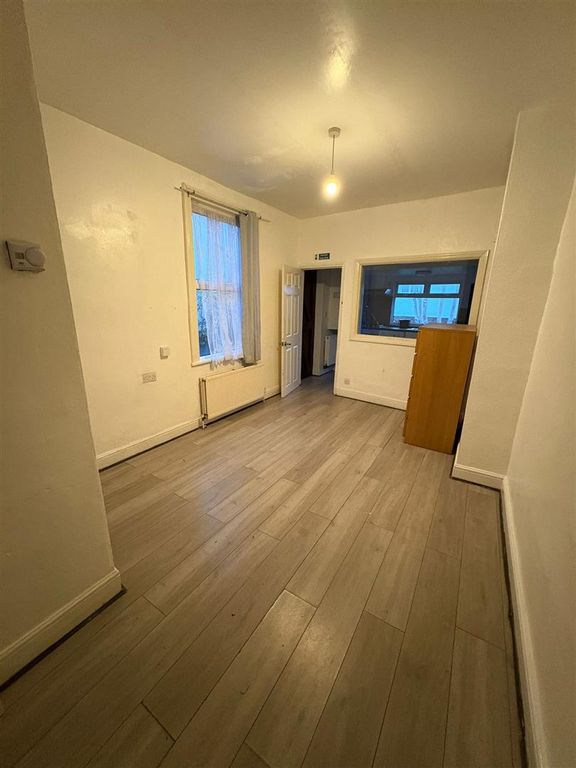 Property photo 3 of 13 Img-20251120-Wa0017.Jpg