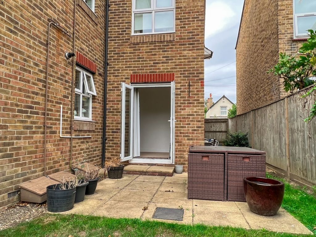 Property photo 2 of 29