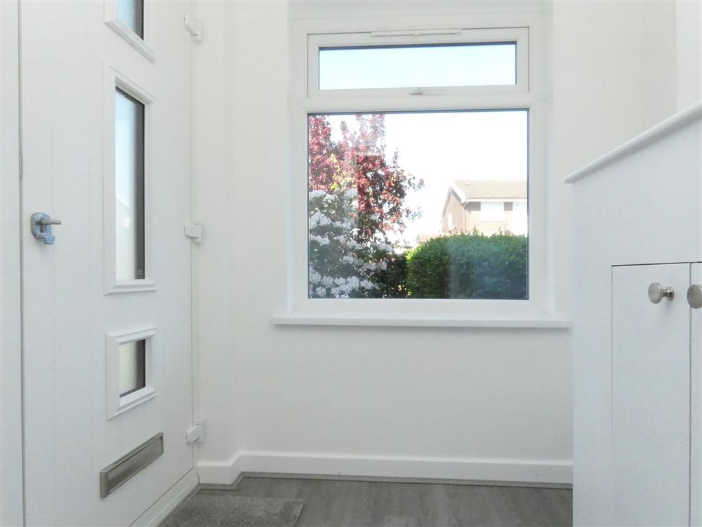 Property photo 3 of 19 Entrance Porch