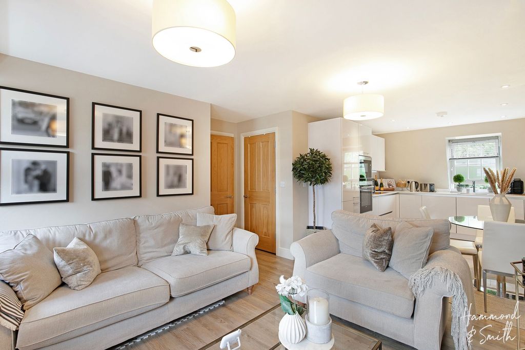 Property photo 3 of 22