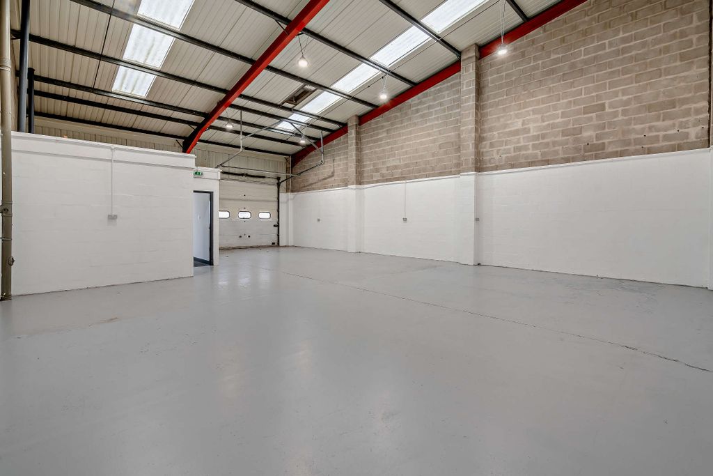 Property photo 1 of 18