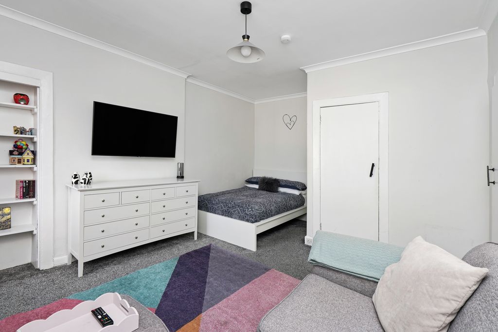 Property photo 3 of 9 Property Image 3