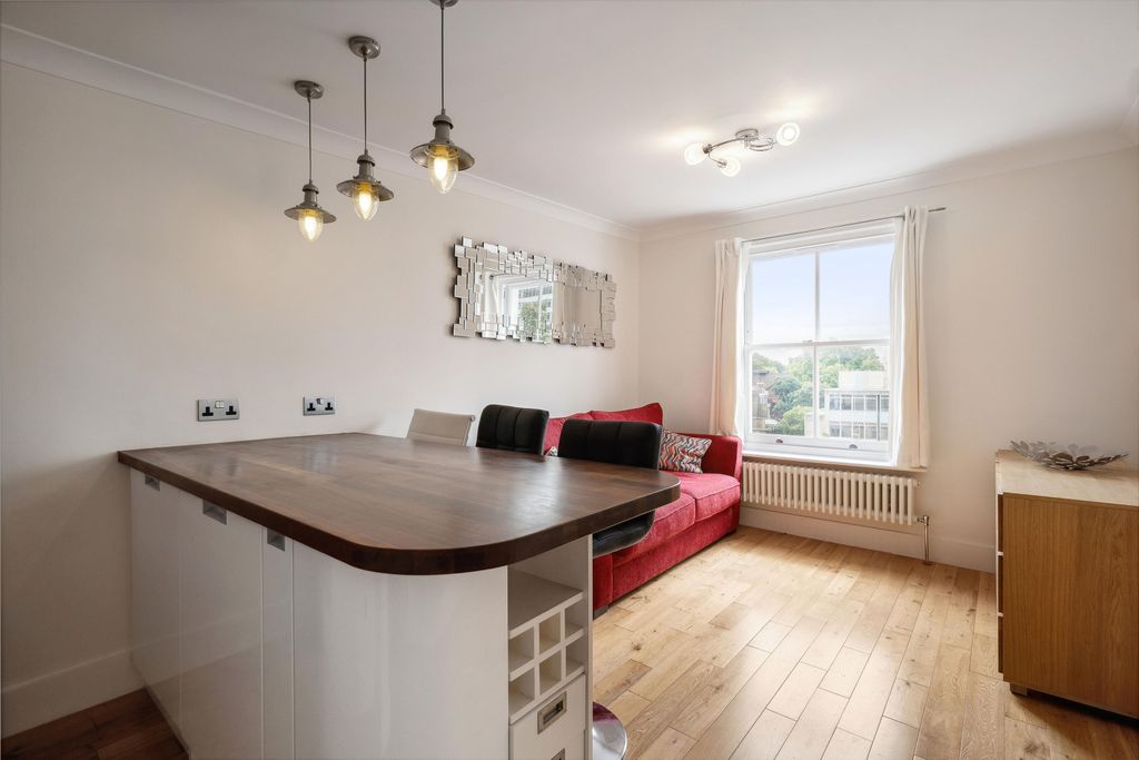 Property photo 2 of 7 Image