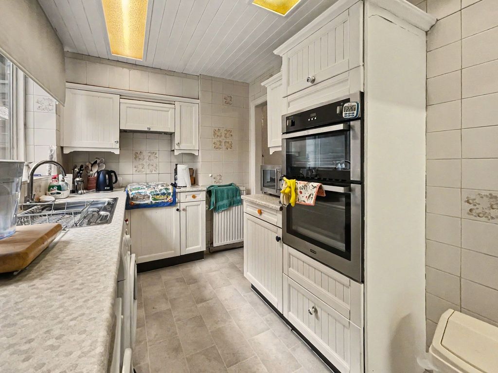 Property photo 3 of 26