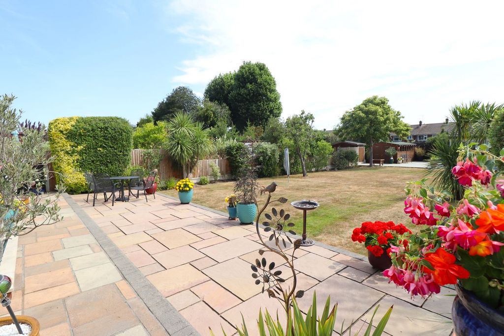 Property photo 2 of 32