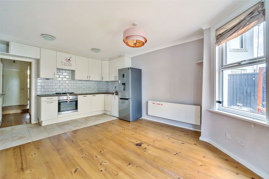 Property photo 2 of 10 Picture No. 03