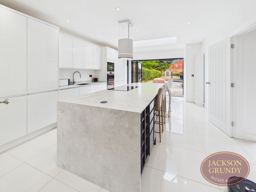 Property photo 3 of 23 Sandy Lane