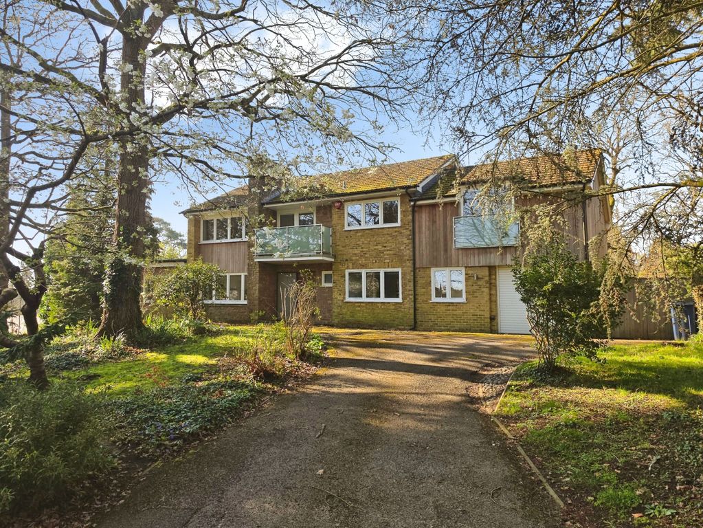 Property photo 1 of 27