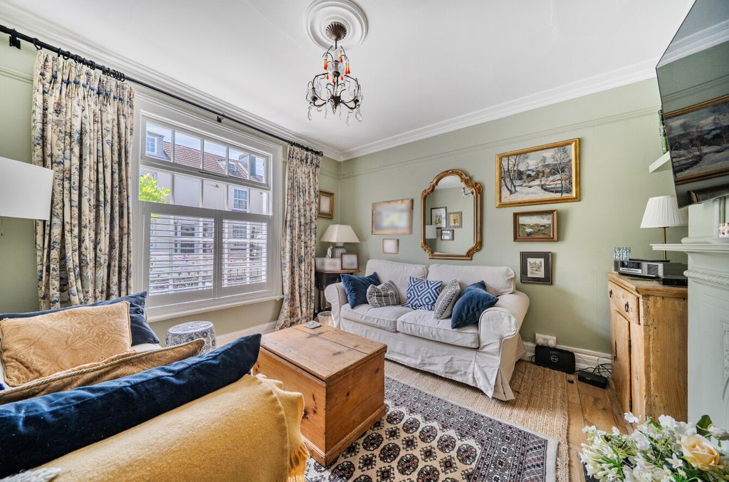 Property photo 2 of 13 1494488-35-6A58ce...