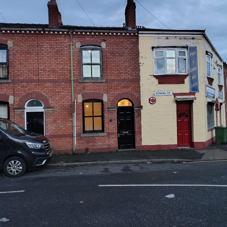 Property photo 1 of 10 Cover