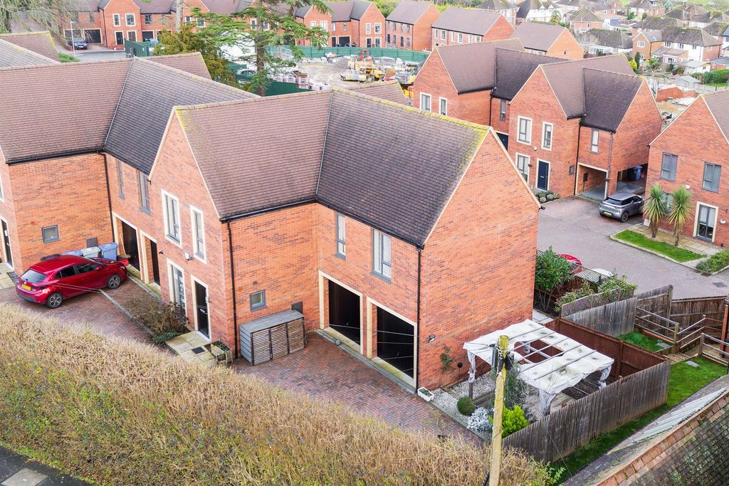 Additional image 7 of 4 bed semi-detached house for saleHall Lane, Kettering NN15