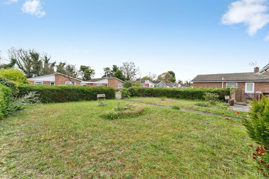 Property photo 2 of 17