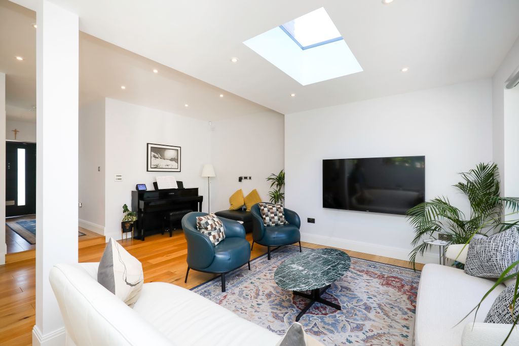 Property photo 3 of 26 5A1A5365