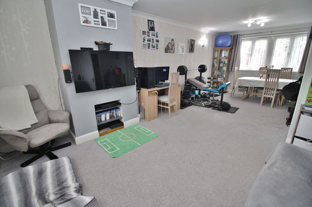 Property photo 3 of 21